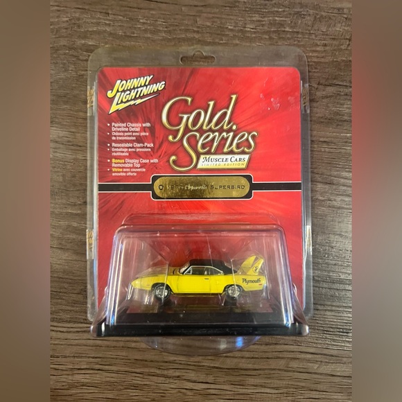 Limited Edition Johnny Lightning Gold Series ‘70 Plymouth Superbird 1:64 Diecast - Picture 1 of 4